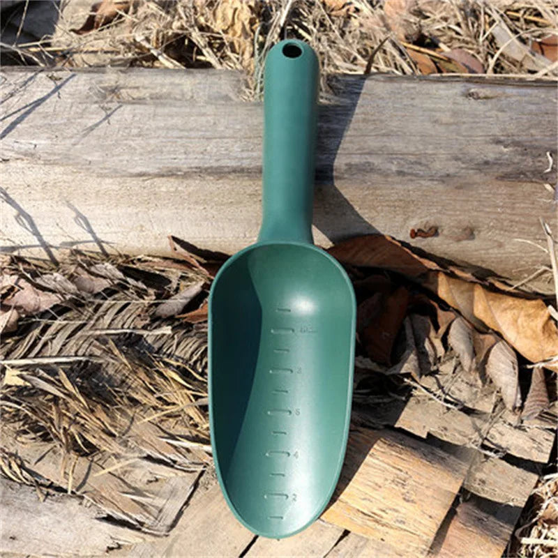 Versatile Plastic Soil Shovel for Flower and Vegetable Gardening - Lightweight and Durable - 25cm x 6.5cm