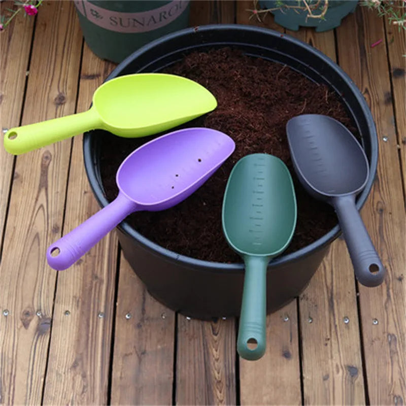 Versatile Plastic Soil Shovel for Flower and Vegetable Gardening - Lightweight and Durable - 25cm x 6.5cm